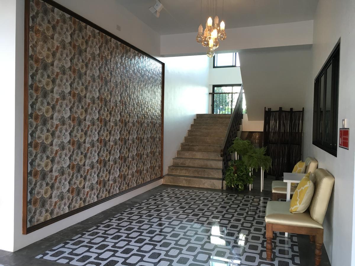 Phetcharat Grand Hotel Maesot Mae Sot Exterior photo