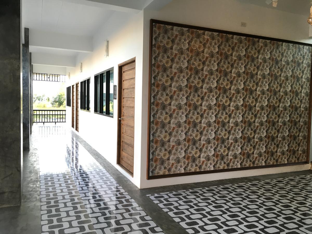Phetcharat Grand Hotel Maesot Mae Sot Exterior photo
