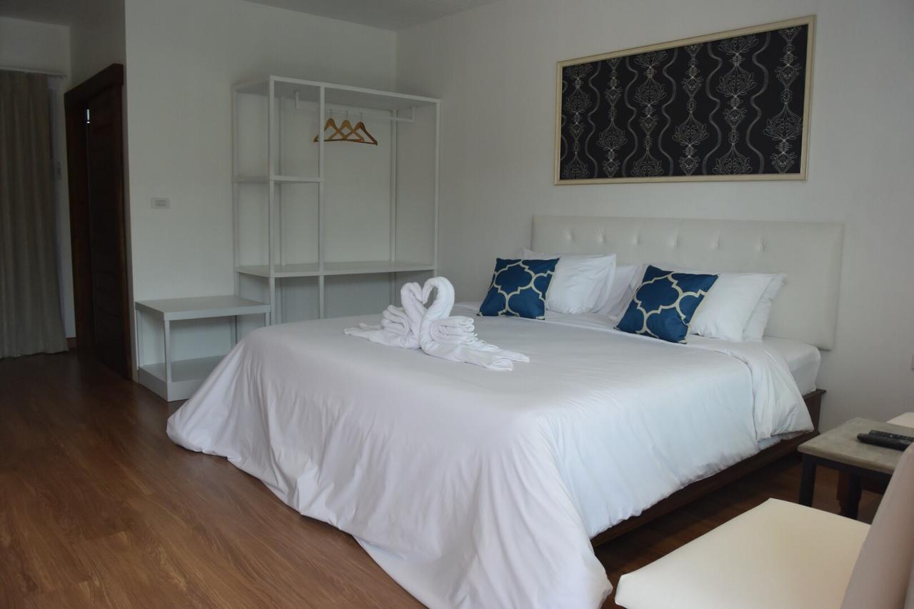 Phetcharat Grand Hotel Maesot Mae Sot Exterior photo